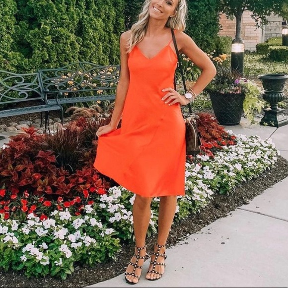 Dresses & Skirts - Midi Dress